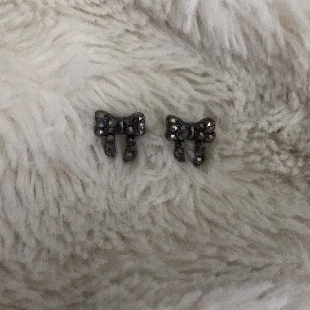 Bow earrings🎀